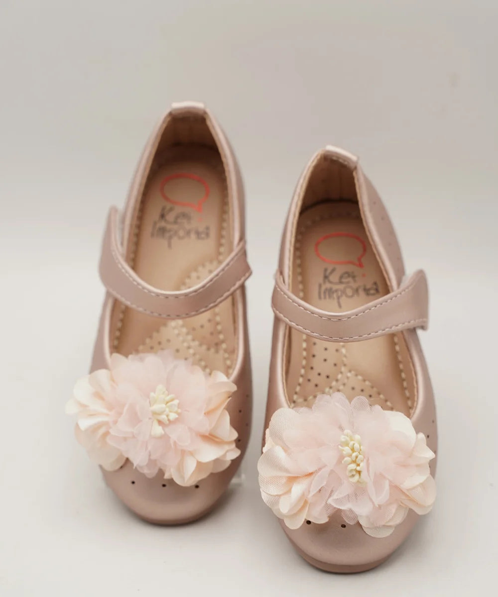 Kids' Soft Pink Dress Shoes with Oversized Floral Embellishment