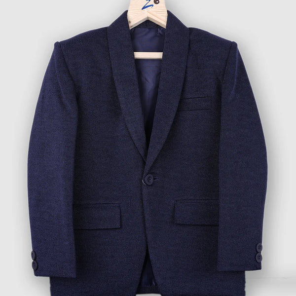 It is a classic navy blue color textured blazer that’s perfect for formal occasions like wedding reception and parties.