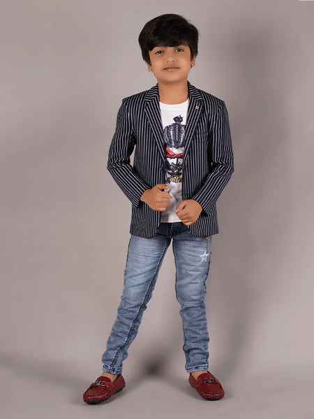 It's a navy Colored striped blazer for boys that features a cute broach, an elbow patch detailing and a button-up front closure, allowing for adjustable comfort. It comes with a matching Half Sleeves Round Neck T-shirt .