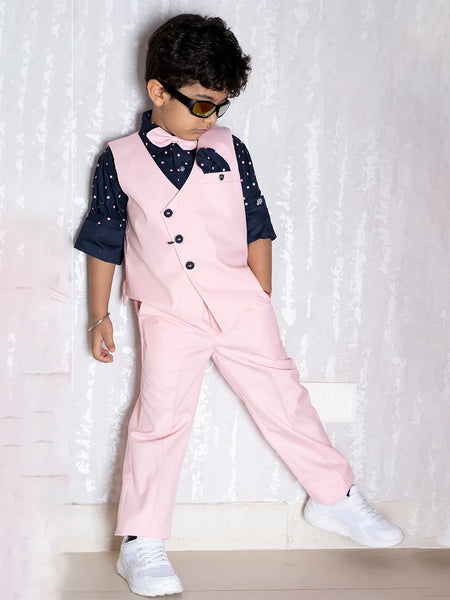 This waistcoat suit set comes with a printed navy blue coloured shirt, light pink coloured waistcoat and matching pants for boys. In addition to that, it is teamed up with a cute broach, a bow and a navy blue pocket square.