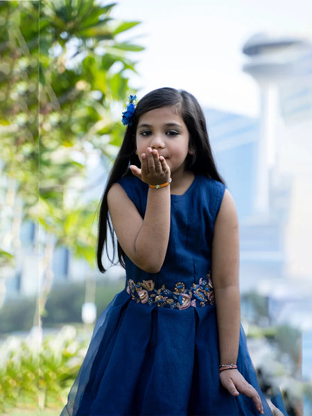 wedding wear navy blue gown for girls 