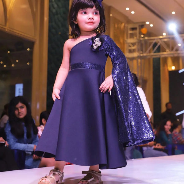 navy blue one shoulder gown for girls 