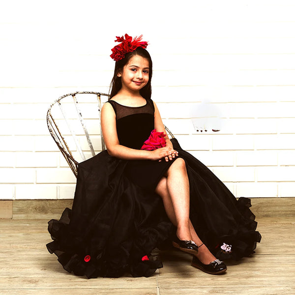 black full length gown for girls 