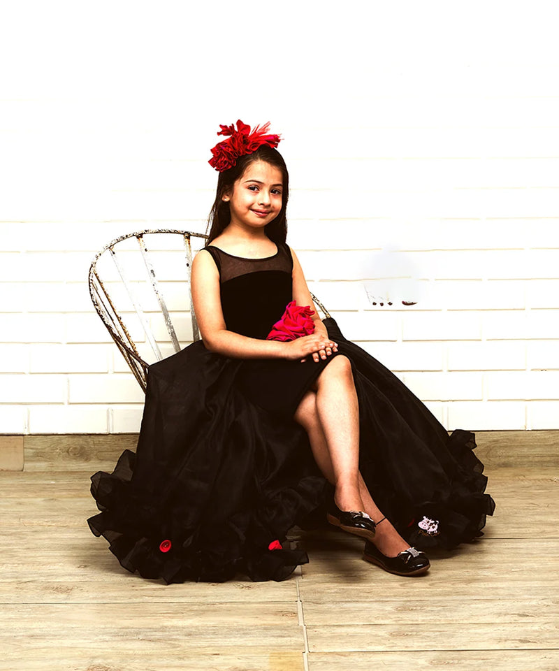 black full length gown for girls 