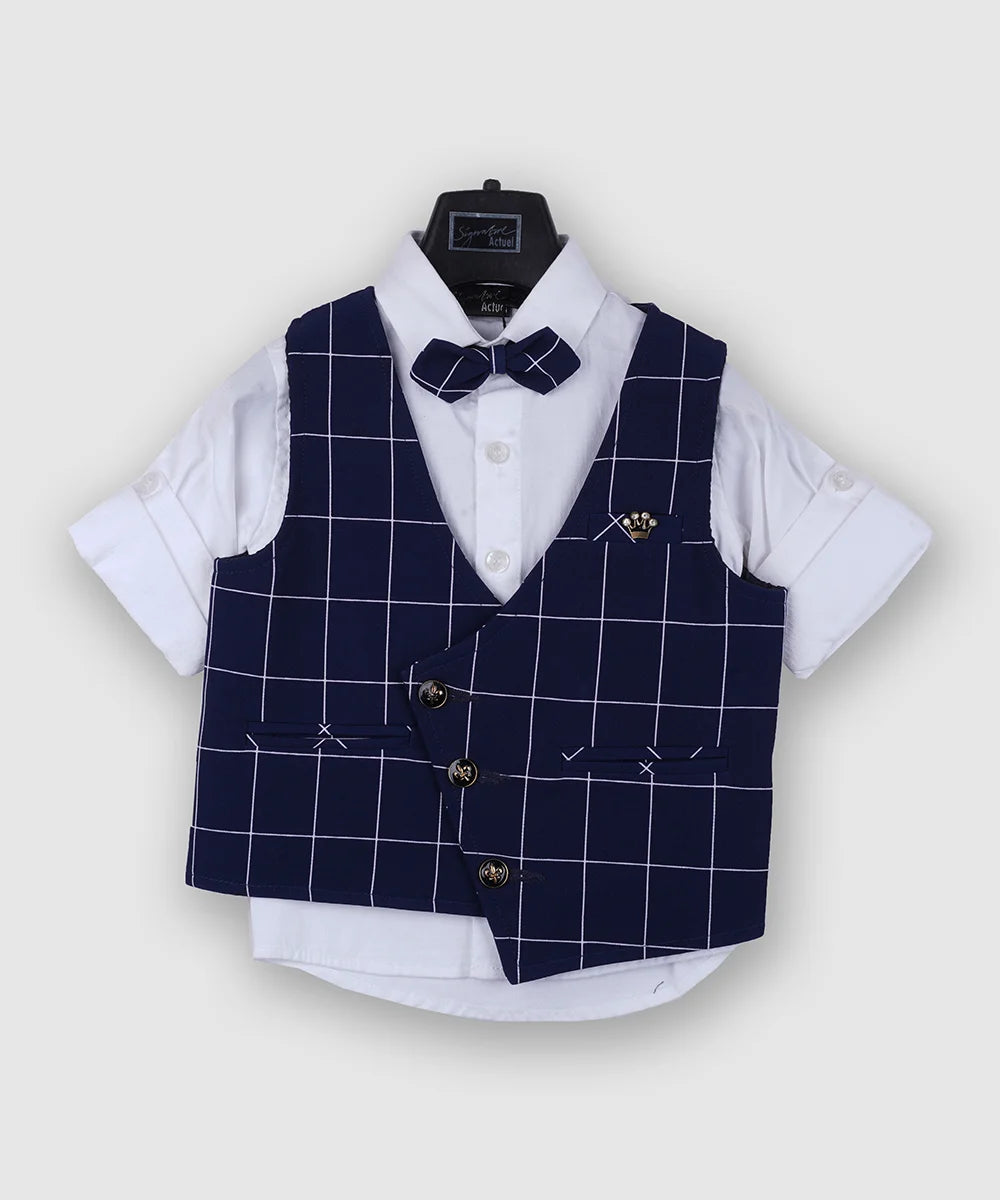 t’s a beautiful blue colour checked waistcoat teamed up with a nice white colour shirt. It features an asymmetric waistcoat with stylized buttons and a cute small crown-shaped broach. Moreover, it comes with a matching checked bow 