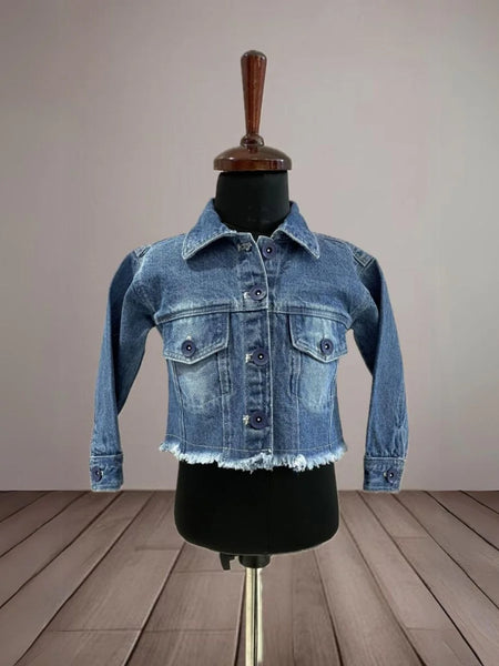 It is a blue denim Jacket for baby girls that comes with a ripped-edge detailing.