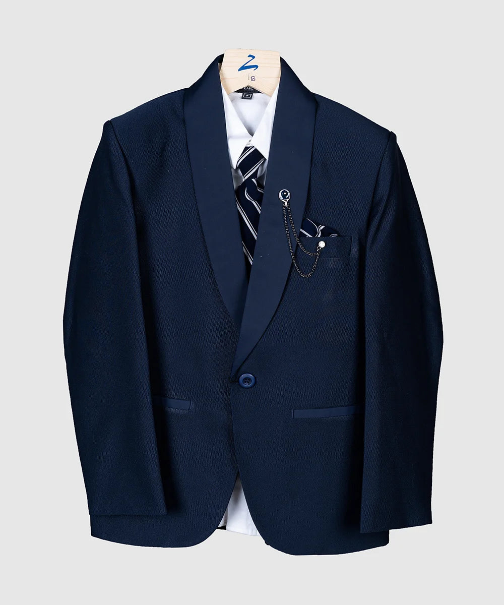 It is a beautiful navy blue colour coat with a striped waistcoat for 8 year boy. It comes with a white colour shirt and matching pants of the same colour as the coat. To give you the perfect look, it comes with a matching navy striped tie and a charming broach. 