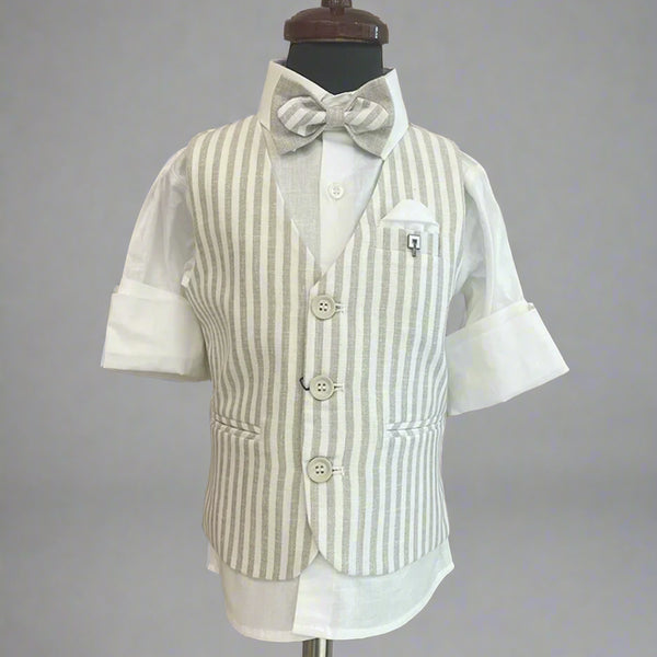 This white and beige dress consists of a self-striped waistcoat, matching pants and a white Coloured shirt. It features a matching bow, a cute broach and a pocket square.