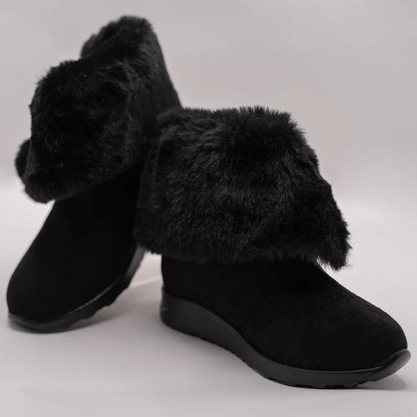 Black faux fur winter boots for girls with gold zipper and pom pom details, Jaipur, ages 1–8 years