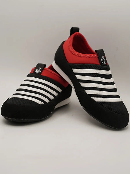 Boys' trendy black mesh sneakers featuring white bands and cushioned insole, Jaipur

