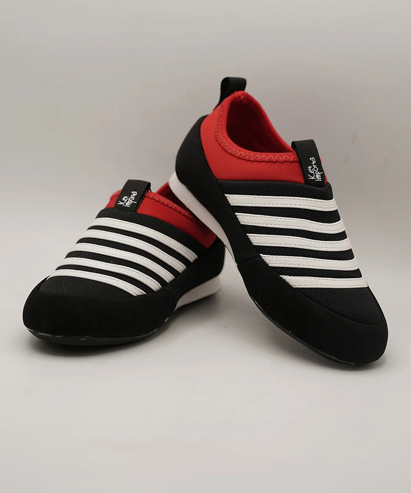 Boys' trendy black mesh sneakers featuring white bands and cushioned insole, Jaipur

