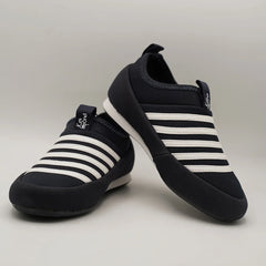 Boys' trendy navy sports sneakers featuring mesh upper and striped design, Jaipur