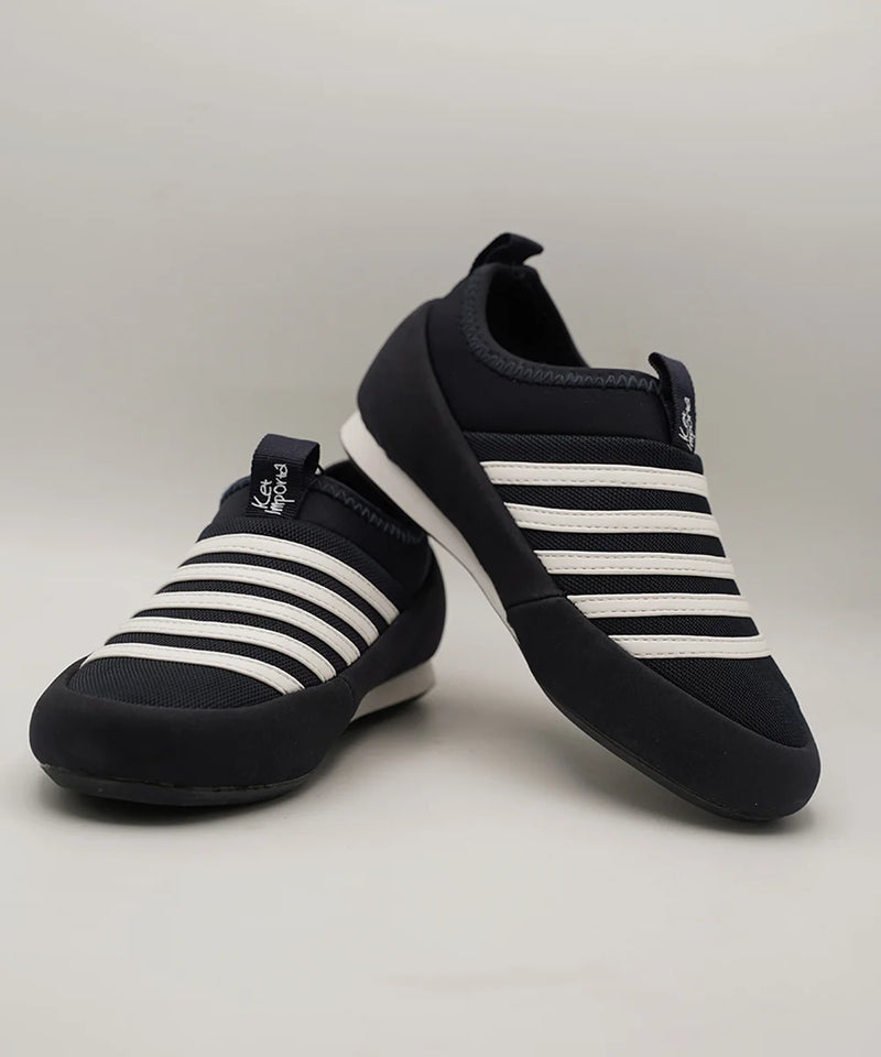 Boys' trendy navy sports sneakers featuring mesh upper and striped design, Jaipur