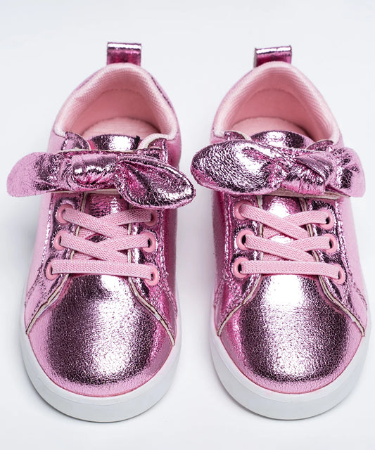  It's a pair of Pink-coloured shiny shoes perfect for evening parties for girls.