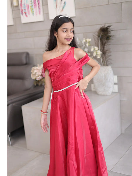 beautiful red long gown for girls 