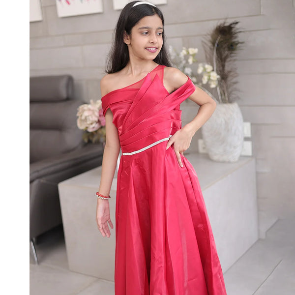 beautiful red long gown for girls 