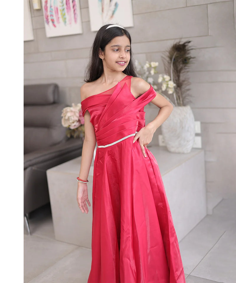 beautiful red long gown for girls 