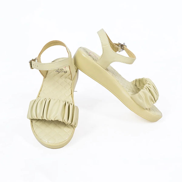 Girls' beige summer sandals with ruffle strap and ankle buckle, Jaipur, ages 1–8 years