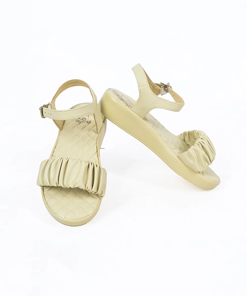Girls' beige summer sandals with ruffle strap and ankle buckle, Jaipur, ages 1–8 years
