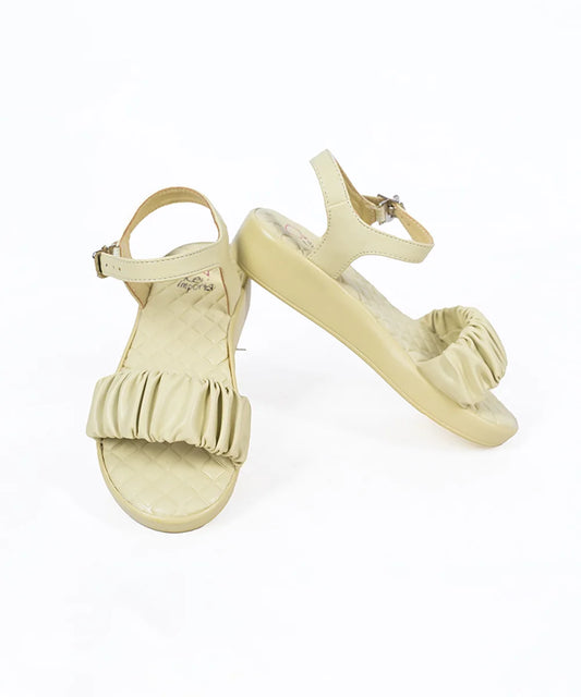Girls' beige summer sandals with ruffle strap and ankle buckle, Jaipur, ages 1–8 years