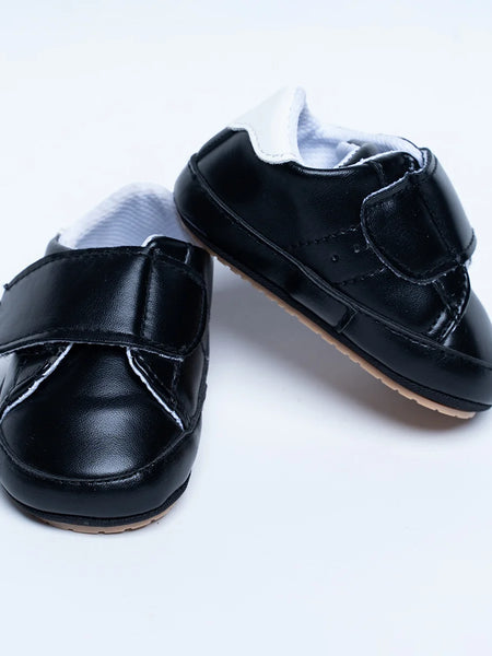 Infant black and white Velcro sneakers with soft sole, Jaipur, for baby boys and girls