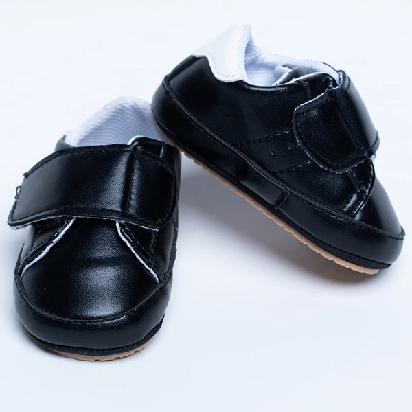 Infant black and white Velcro sneakers with soft sole, Jaipur, for baby boys and girls