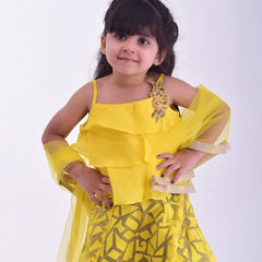 Jaipuri yellow lehenga for girls, strappy choli and gold lace dupatta, ideal for festive occasions