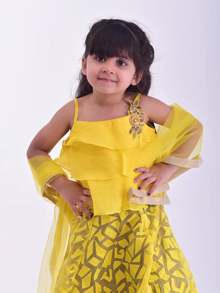 Jaipuri yellow lehenga for girls, strappy choli and gold lace dupatta, ideal for festive occasions