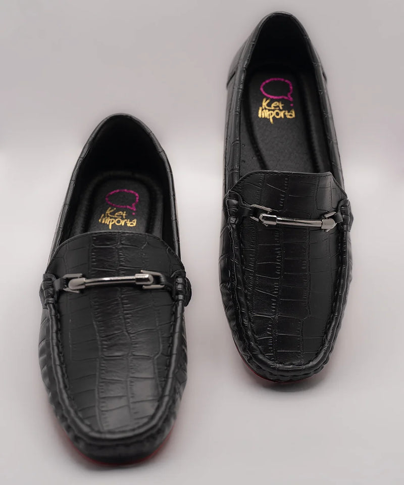 Kids' black croc-textured loafers with metal buckle, Jaipur