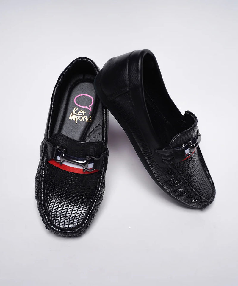 Kids' black textured loafers with metal buckle and red accent, Jaipur