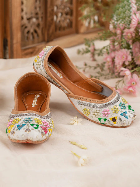 Girls' white mirror work mojari jutties, view 2