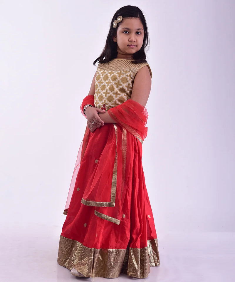 Readymade wedding lehenga for kids in Jaipur, red flared skirt and cream choli with matching dupatta